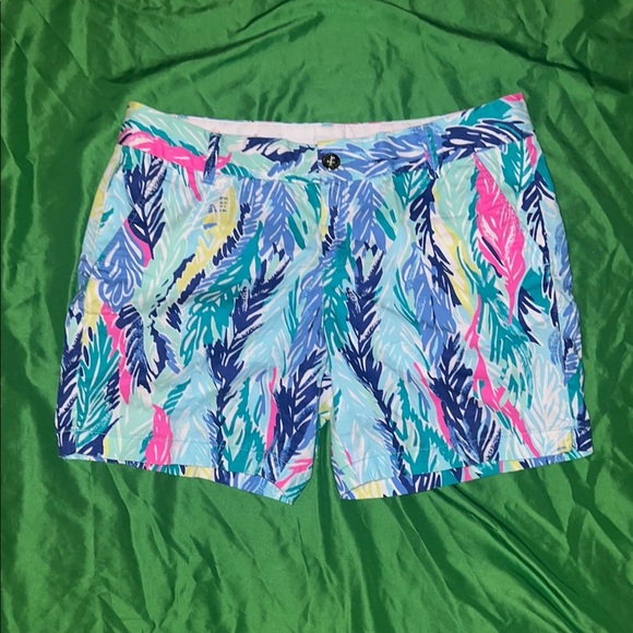 Lilly Pulitzer Jayne Blue and Pink Bermuda Shorts Vibrant Tropical Print size 10 - Picture 1 of 9